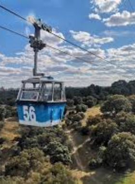 This image shows the Teleférico de Madrid, a cable car offering panoramic views of the city, allowing visitors to enjoy breathtaking sights of Madrid’s skyline and surrounding areas.