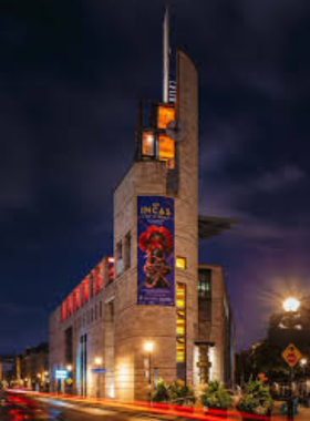 This image shows an exhibit inside the Pointe-à-Callière Museum, highlighting Montreal’s rich archaeological history, from its indigenous roots to the early French colonial period.

