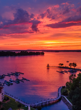 This image shows people enjoying water sports on Lake Norman, a peaceful escape near Charlotte with boating, kayaking, and stunning lakeside views for relaxation and adventure.