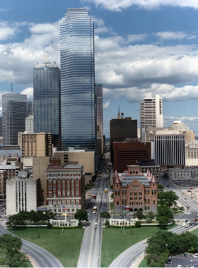  This image shows the vibrant streets of Dallas with a view of its iconic skyline. It includes landmarks like the Reunion Tower and downtown's bustling streets. The picture captures the city's cultural energy, representing Dallas as a mix of history, art, and modernity, making it an ideal destination for Texas adventures.