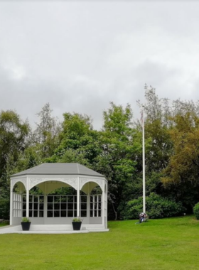 This image shows the colorful and diverse plant species at Lystigardur Botanical Garden in Akureyri, Iceland, offering visitors a peaceful experience surrounded by nature.