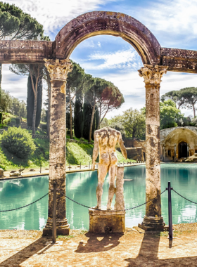 This image shows the Villa d’Este in Tivoli, famous for its Renaissance gardens and fountains. It’s a UNESCO World Heritage Site that offers a peaceful escape from the city of Rome.