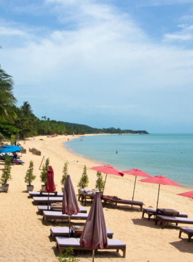 This image shows the serene Maenam Beach in Koh Samui, known for its calm waters and peaceful atmosphere, making it an ideal place for relaxing, swimming, and enjoying the quiet side of the island’s natural beauty.