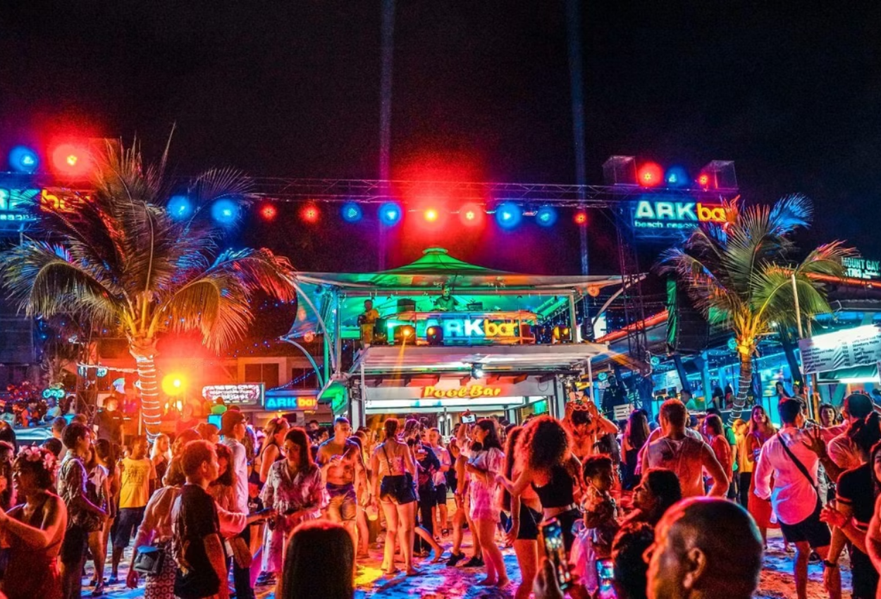 15 Best Bars and Clubs in Koh Samui