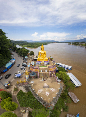 Golden-Triangle-Thailand-Laos-Myanmar-View This image shows the Golden Triangle, where Thailand, Laos, and Myanmar meet. Visitors can enjoy panoramic views of the Mekong River, while learning about the area’s historical significance and cultural diversity, making it a unique and scenic spot.