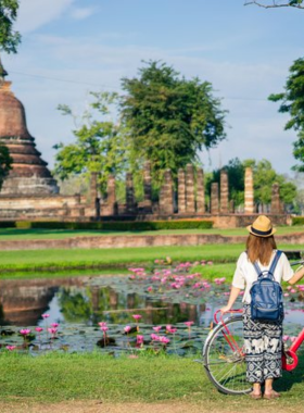 This image shows an exciting bike tour through Ayutthaya’s historical sites, where tourists cycle past ancient ruins, UNESCO-listed temples, and quiet streets. The bike tour offers a perfect blend of culture and adventure, with visitors exploring Ayutthaya at a leisurely pace while enjoying fresh air and scenic views. It’s a great way to immerse yourself in the rich history and beauty of this ancient city while staying active and exploring the landmarks up close.