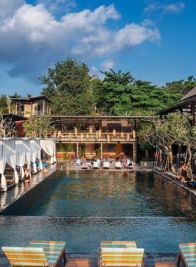 This image shows the blend of wellness and nightlife at Titi Batu Ubud Club, located in Bali’s serene Ubud area. Guests can enjoy fitness activities before heading to the bar to relax. The setting captures the peaceful atmosphere perfect for both activity and relaxation.