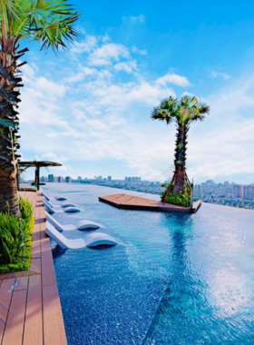 This image shows the beautiful rooftop infinity pool at La Vela Saigon Hotel. Guests can enjoy stunning city views while relaxing in the pool or indulging in fresh seafood at the in-house restaurant. The hotel’s luxurious rooms, spa services, and excellent location make it the perfect choice for travelers seeking an upscale and peaceful stay in the heart of Ho Chi Minh City.