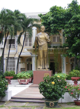 This image shows the Southern Women’s Museum, which celebrates the contributions and history of Southern Vietnamese women. The museum showcases exhibits on traditional clothing, agricultural tools, and the roles women have played in shaping Vietnamese society. It’s a peaceful, educational space offering insights into the resilience and strength of women in Vietnam.