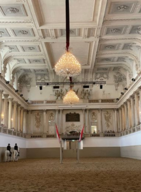 This image shows the Spanish Riding School, home to the famous Lipizzaner horses in Vienna. The school’s equestrian performances, showcasing the art of classical dressage, are a spectacle of grace and precision. Visitors can watch these magnificent horses perform intricate routines or take a guided tour to learn more about the history and traditions behind this centuries-old practice. It’s an iconic part of Vienna’s cultural heritage, providing a unique experience for visitors.