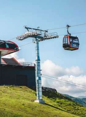 This image shows the scenic cable car ride to the top of Kitzbühel, one of Austria’s most popular alpine destinations. With breathtaking views of the surrounding mountains and valleys, the ride offers a stunning panorama of Tyrol’s natural beauty. Whether you’re skiing in winter or hiking in summer, Kitzbühel’s stunning landscapes and charming village are the perfect destination for outdoor enthusiasts and nature lovers.