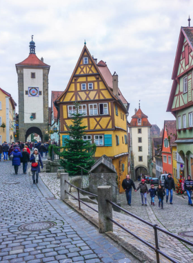 This image shows the charming medieval town of Rothenburg ob der Tauber, with its cobbled streets, colorful buildings, and well-preserved city walls. Stepping into this fairytale town feels like traveling back in time. Visitors can explore the medieval crime museum, stroll through narrow alleys, or climb the city walls for an elevated view of the town. Rothenburg is one of Germany’s most picturesque towns, offering a glimpse into its rich history and traditional Bavarian architecture.