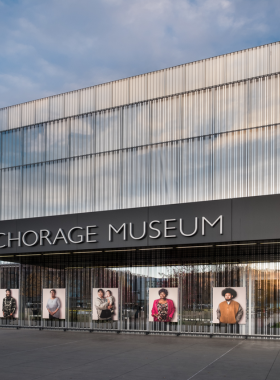 This image shows that the Anchorage Museum is an educational and cultural hub in the heart of the city. The photo captures the museum’s modern architecture, inviting visitors to explore exhibits on Alaskan culture, history, and science. Inside, you’ll find displays on indigenous cultures, wildlife, and the region’s natural wonders. The museum offers hands-on activities for all ages, making it an engaging destination for families. It’s a perfect place to learn more about Alaska while enjoying an interactive experience.