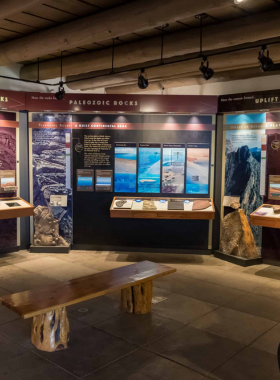 This image shows the Yavapai Geology Museum, a fascinating stop for those interested in the geological formation of the Grand Canyon. Located at Yavapai Point, the museum offers exhibits on the canyon’s history, showcasing fossils, maps, and rock samples. Visitors can learn about the layers of rock that make up the canyon’s structure and gain a deeper understanding of its formation, all while enjoying some of the most incredible views the canyon has to offer.